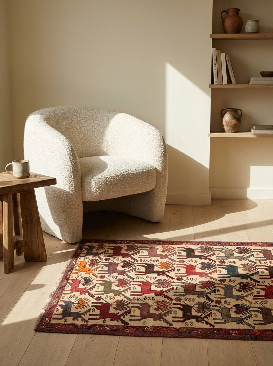 Gashgai — Hand-knotted, 102x161 cm, Beige, 100% Virgin Wool | Detail view