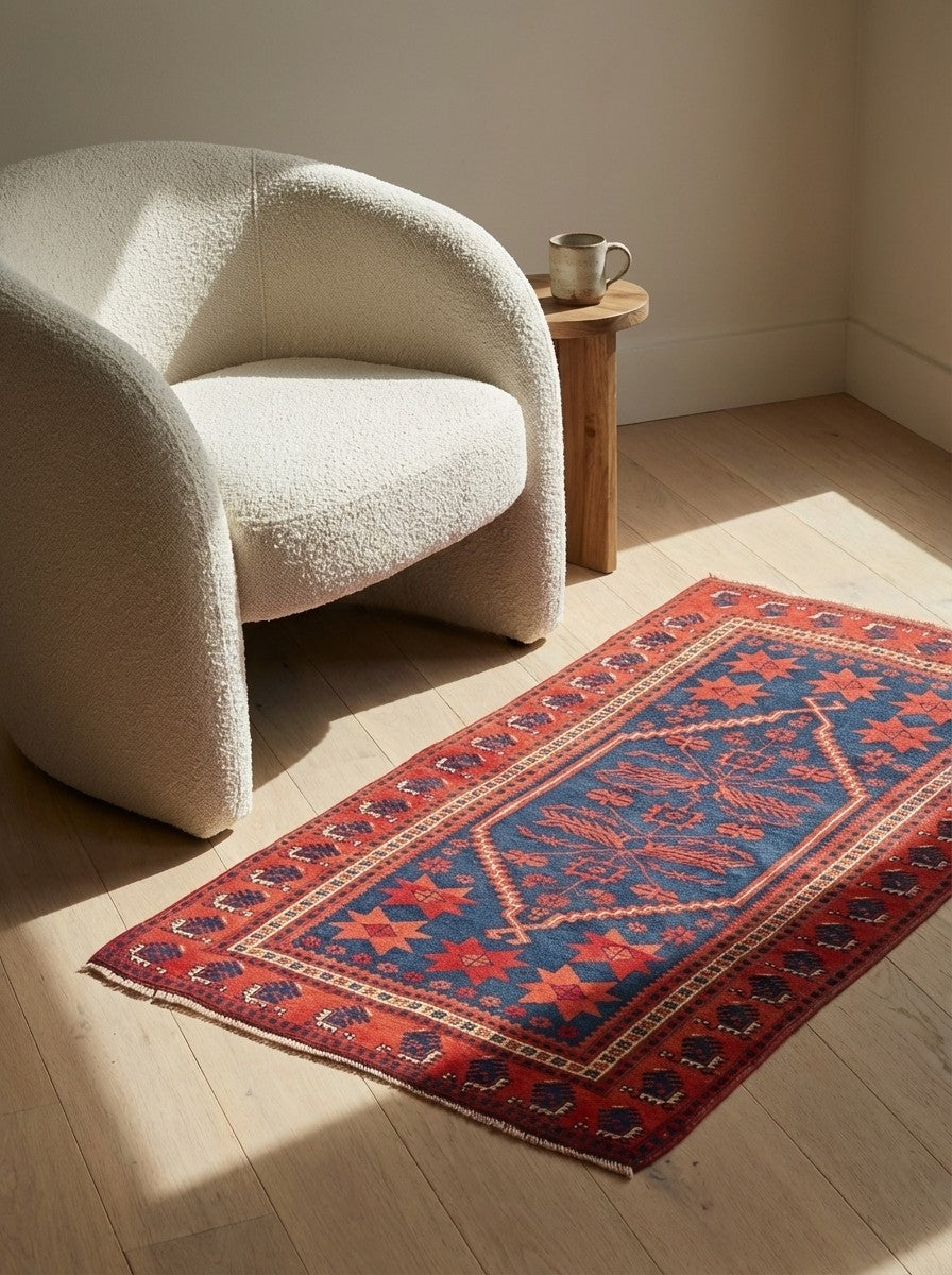 Yagdjibedir — Hand-knotted, 106x180 cm, Blue, 100% Virgin Wool | Detail view