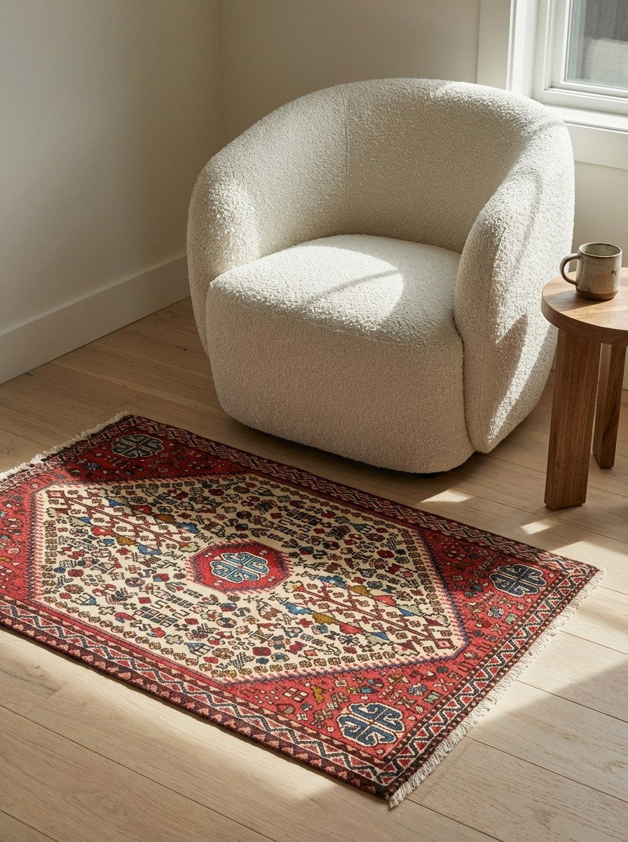 Abadeh — Handgefertigt, 102x65 cm, Beige, 100% Virgin Wool | Detail view