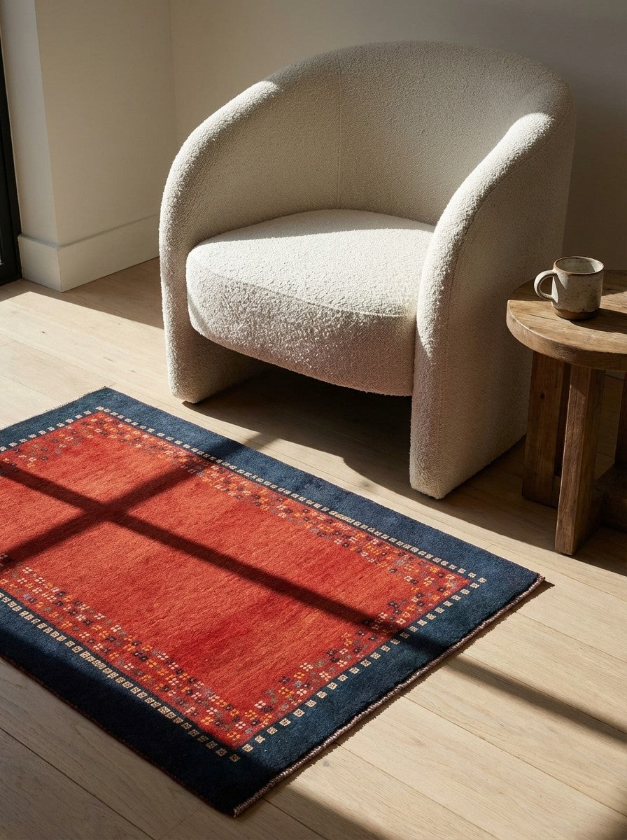 Rizbaf — Hand-knotted, 105x151 cm, Red, 100% Virgin Wool | Detail view