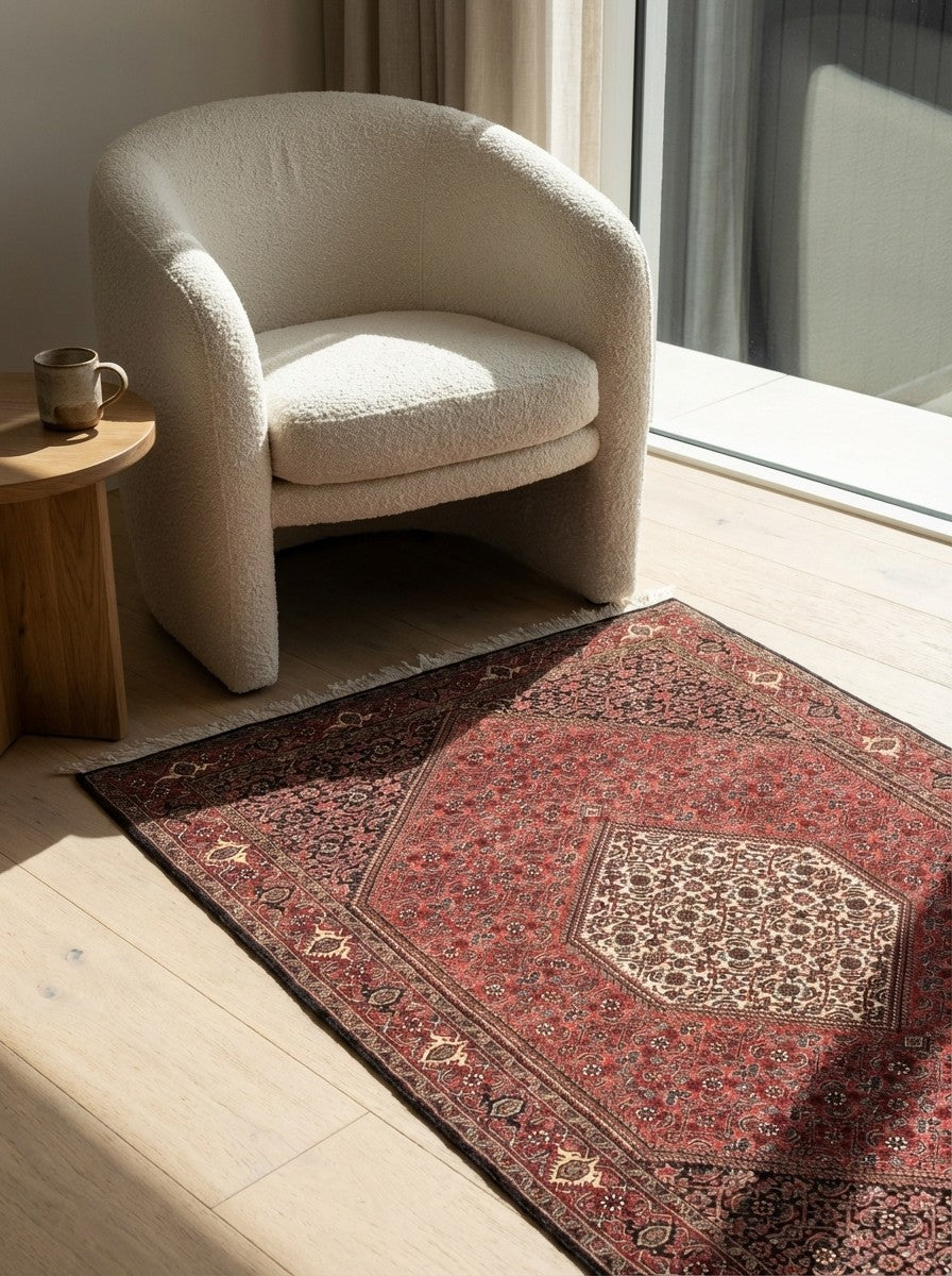 Bidjar Bookan — Hand-knotted, 110x174 cm, Red, 100% Virgin Wool | Detail view