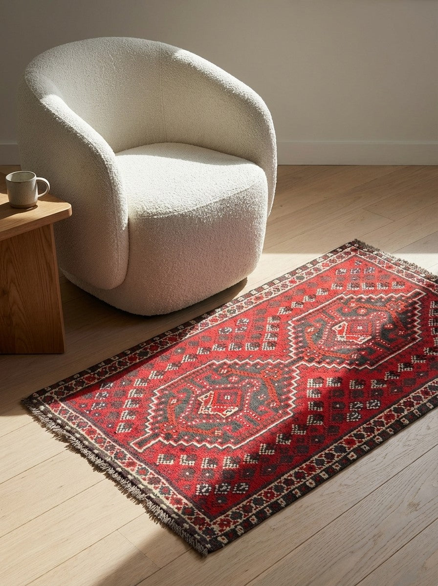 Shiraz — Hand-knotted, 67x108 cm, Red, 100% Virgin Wool | Detail view