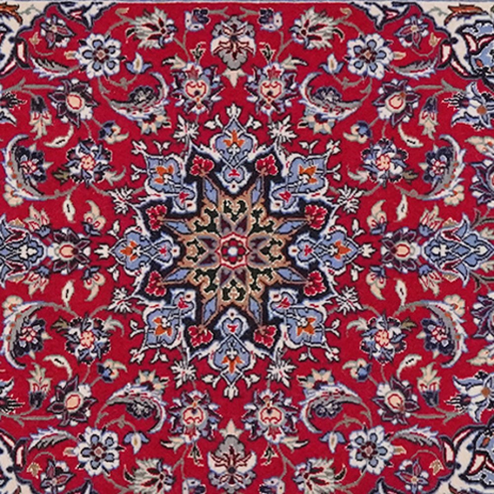 Isfahan — Hand-knotted, 71x105 cm, Red, 95% Schurwolle, 5% Seide | View 4