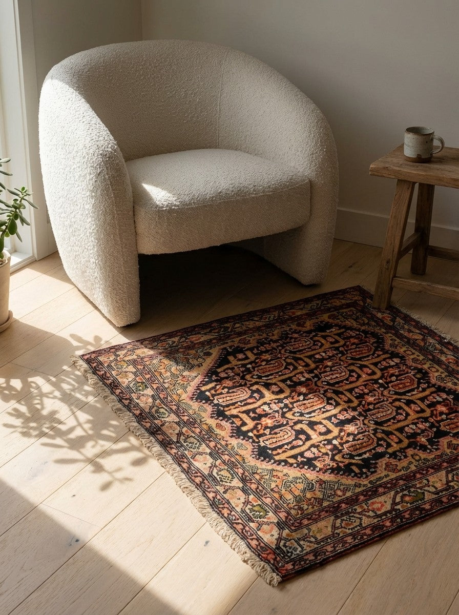 Farahan — Hand-knotted, 100x74 cm, Blue, 100% Virgin Wool | Detail view