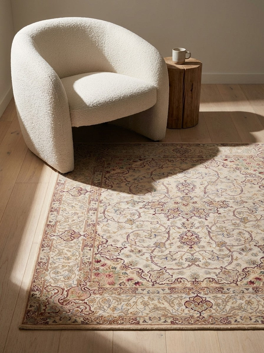 Isfahan — Hand-knotted, 107x167 cm, Beige, 90% Seide, 10% Schurwolle | Detail view