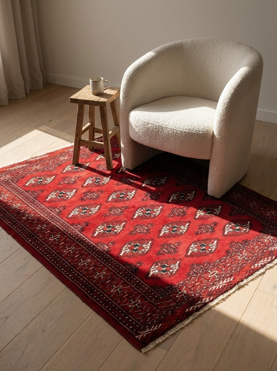 Turkman — Hand-knotted, 107x137 cm, Red, 100% Virgin Wool | Detail view