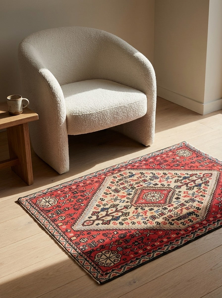 Abadeh — Hand-knotted, 60x96 cm, Beige, 100% Virgin Wool | Detail view