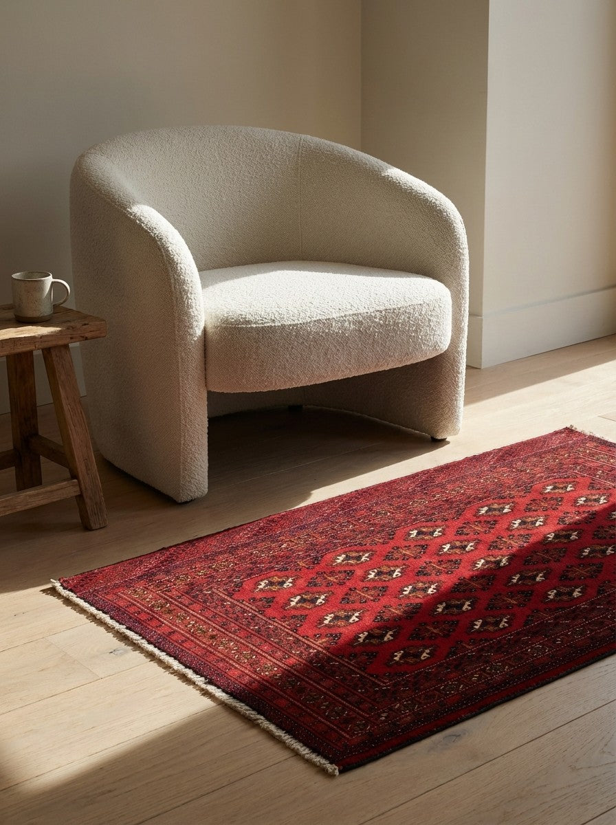 Belutch — Hand-knotted, 131x70 cm, Red, 100% Virgin Wool | Detail view