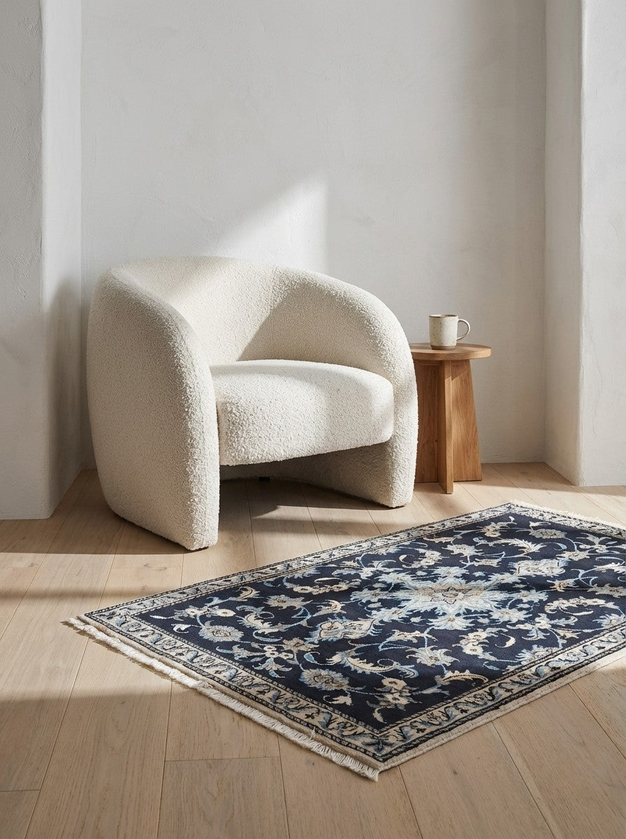 Nain 12La — Hand-knotted, 89x135 cm, Blue, 100% Virgin Wool | Detail view