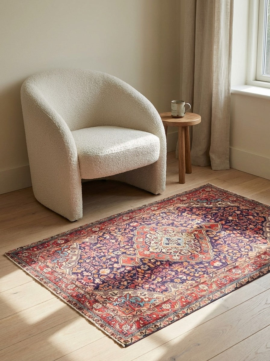Mahal — Hand-knotted, 105x161 cm, Blue, 100% Virgin Wool | Detail view