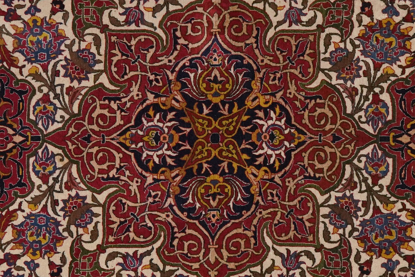 Isfahan — Hand-knotted, 144x237 cm, Beige, 100% Virgin Wool | View 4