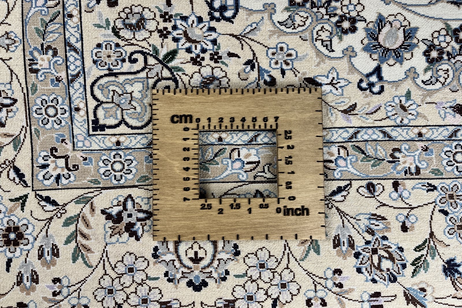 Nain 6La — Hand-knotted, 127x197 cm, Beige, 100% Virgin Wool | View 11