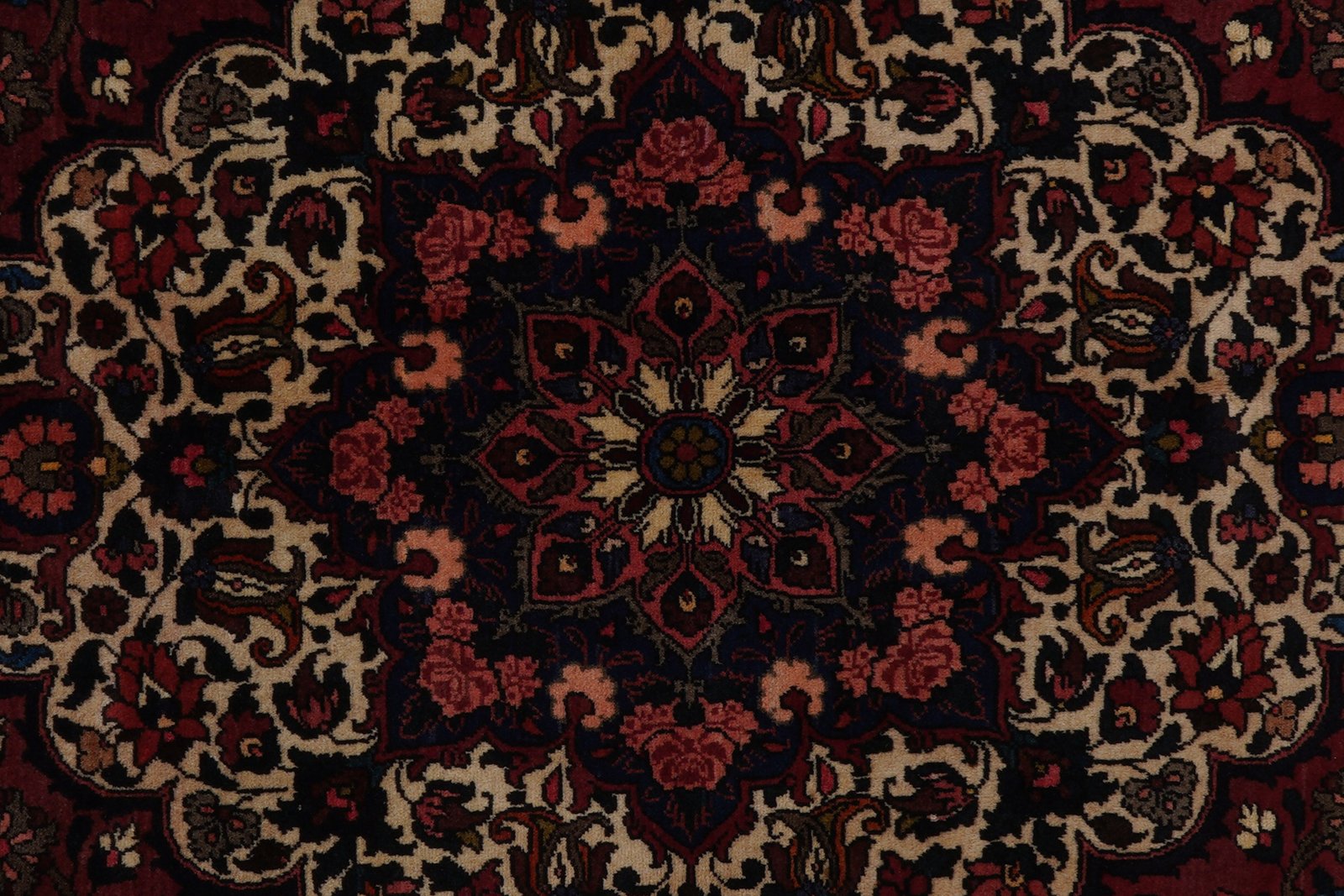 Bakhtiar — Hand-knotted, 207x302 cm, Red, 100% Virgin Wool | View 7