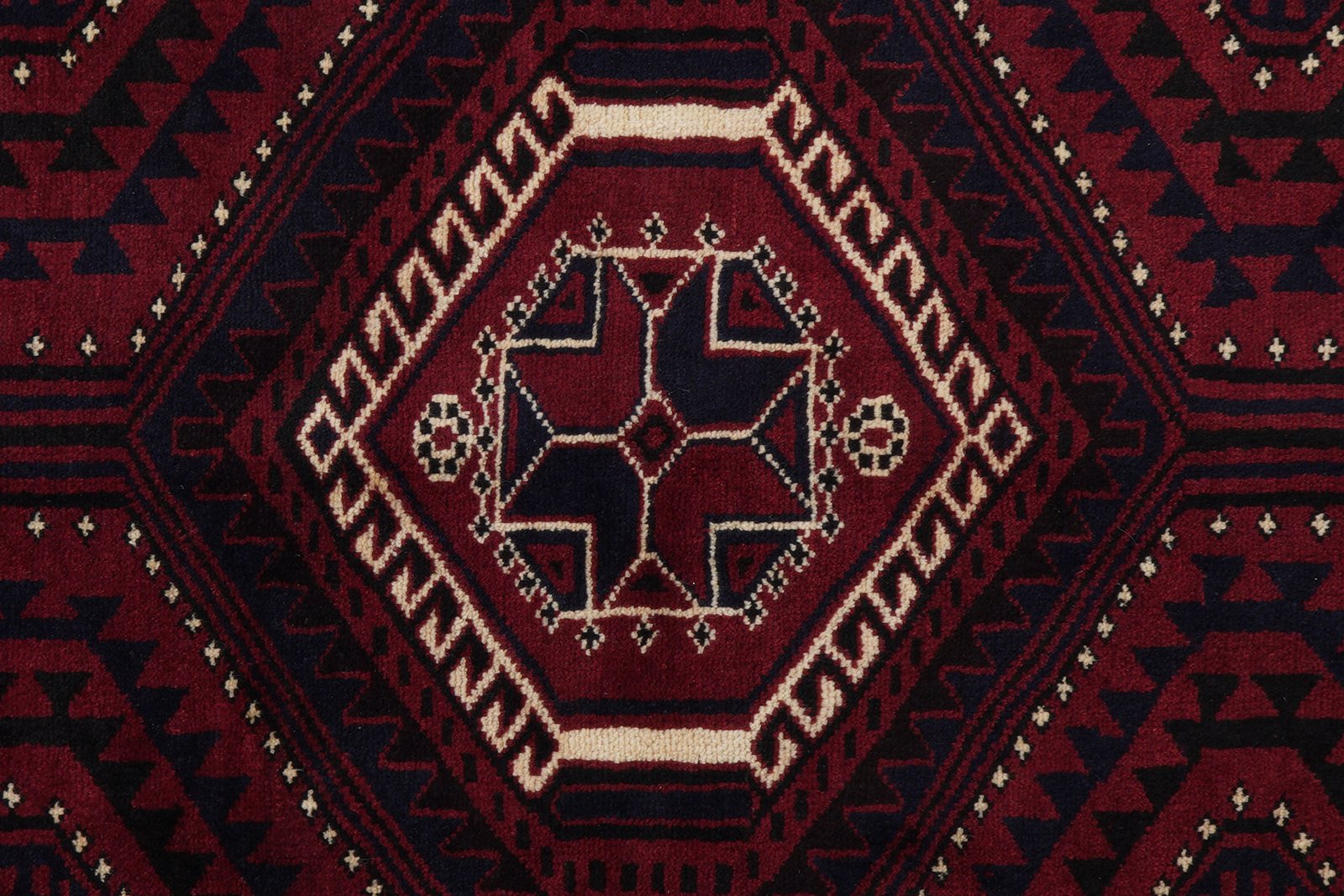 Lori — Hand-knotted, 213x303 cm, Red, 100% Virgin Wool | View 7