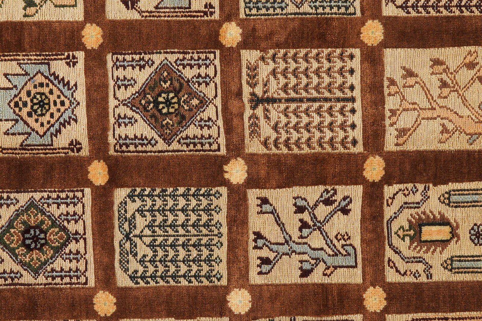 Kelim Belutch — Handmade, 133x174 cm, Brown, 100% Virgin Wool | View 6