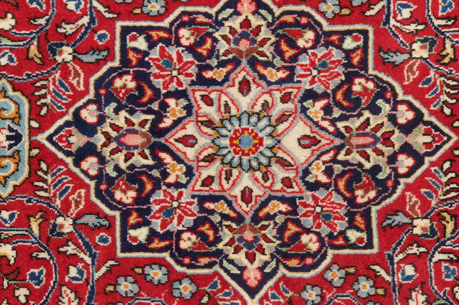 Sarough — Hand-knotted, 129x215 cm, Red, 100% Virgin Wool | View 7