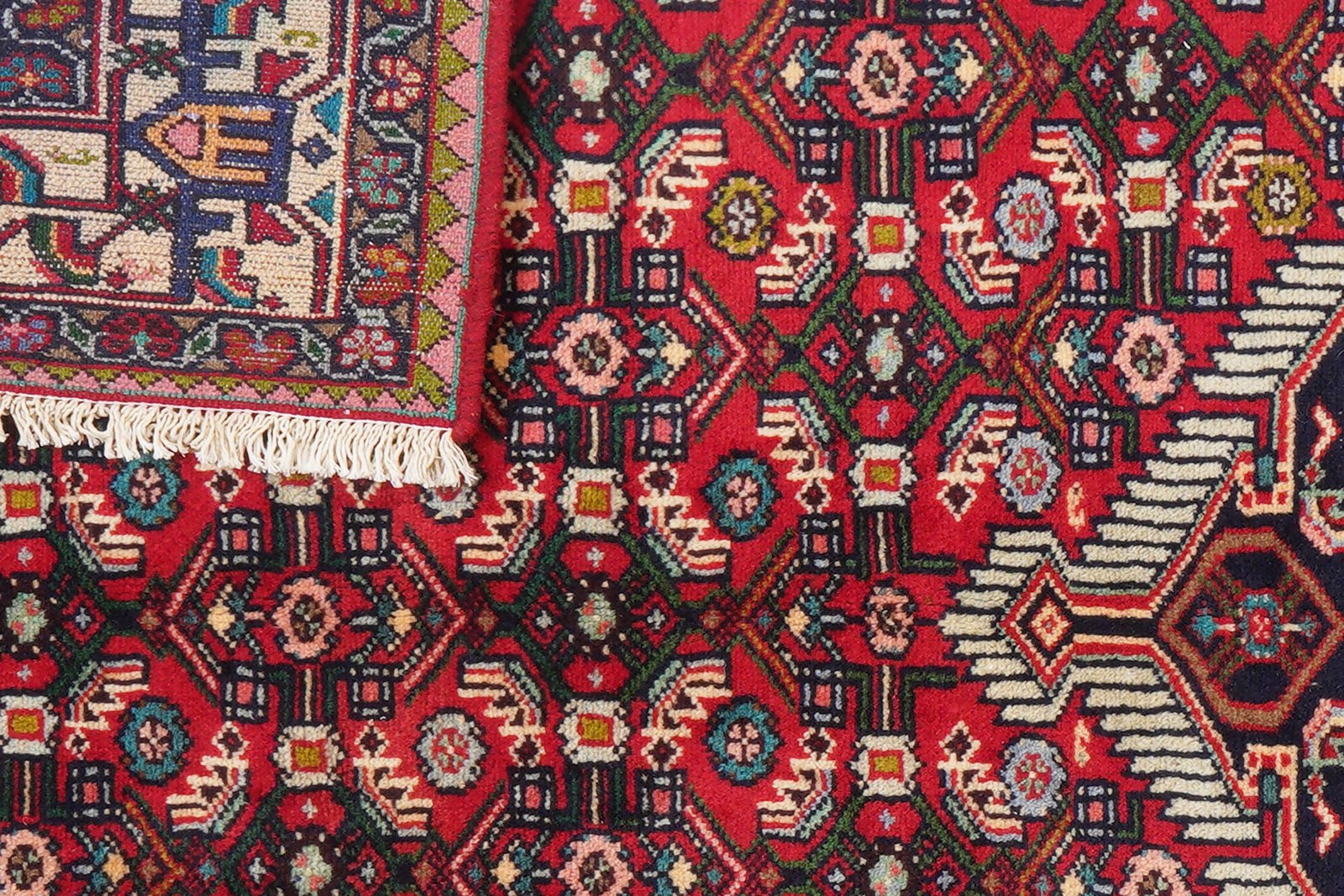 Assadabad — Hand-knotted, 130x207 cm, Red, 100% Virgin Wool | View 5
