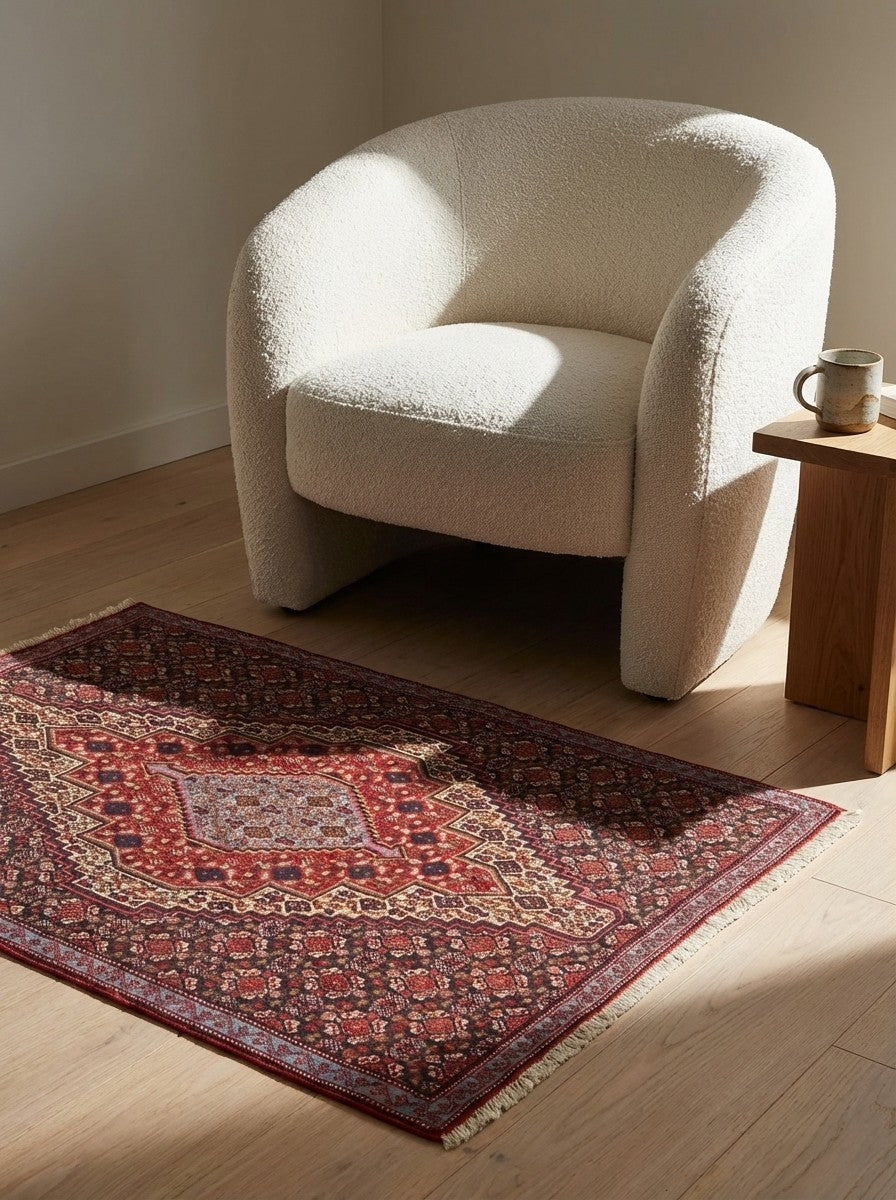 Senneh — Hand-knotted, 76x113 cm, Beige, 100% Virgin Wool | Detail view