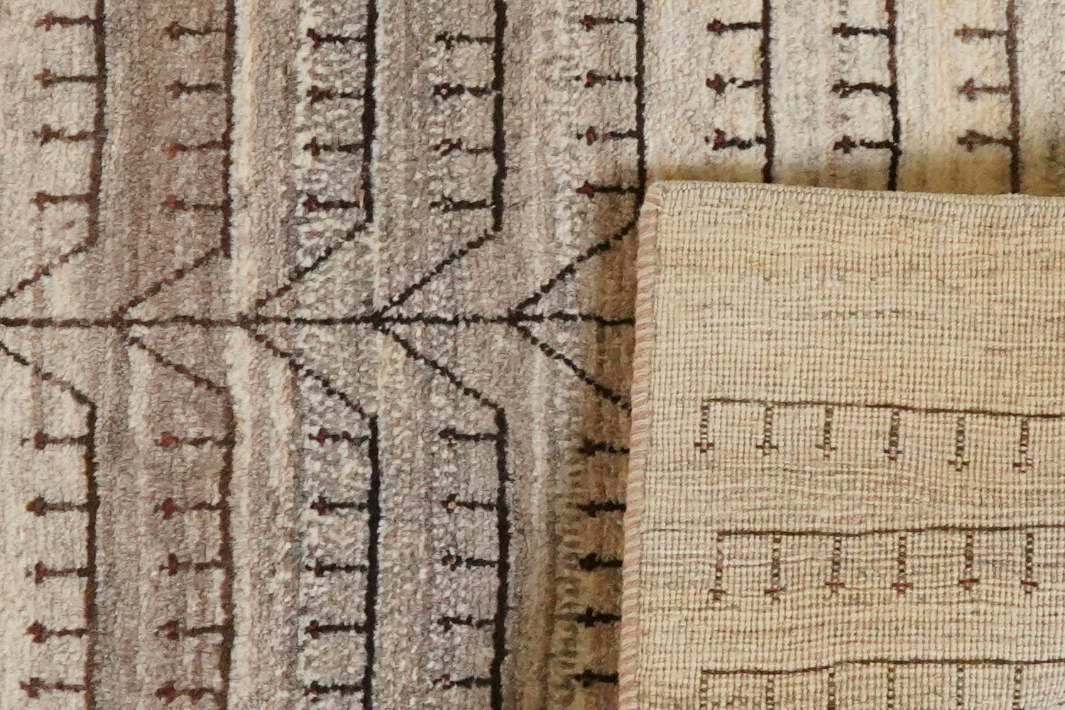 Rizbaf — Handgefertigt, 128x80 cm, Beige, 100% Virgin Wool | View 6