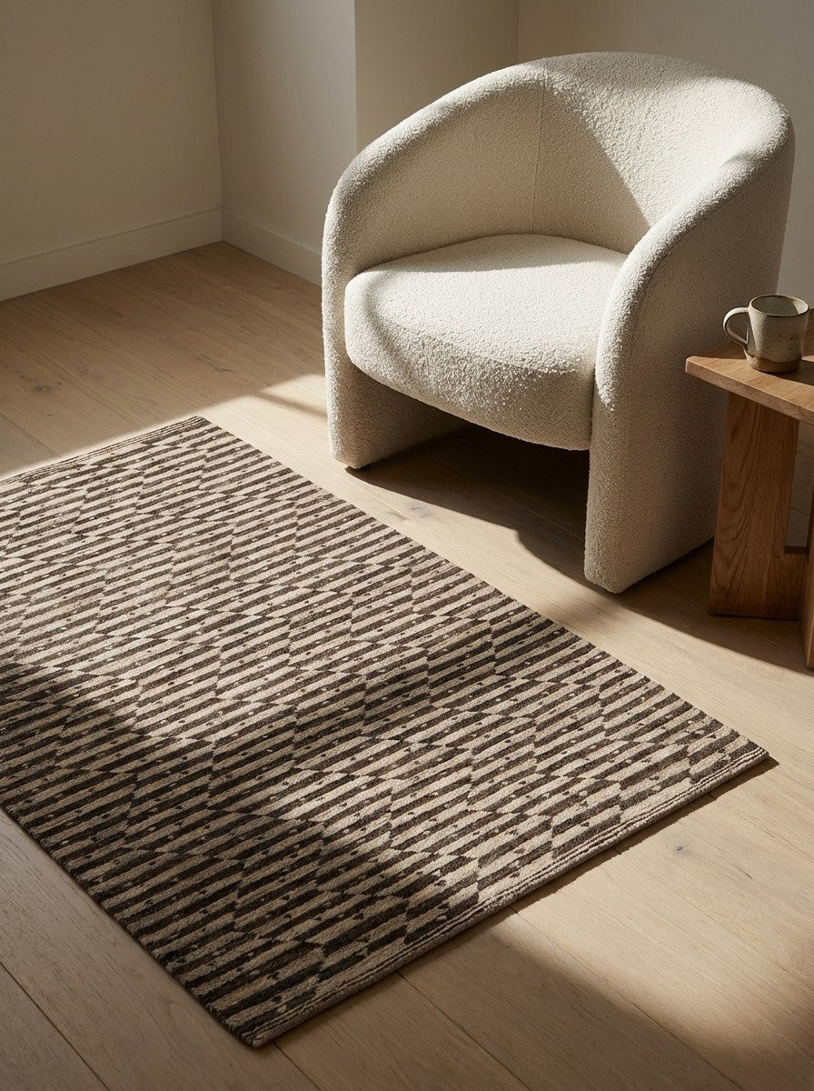 Rizbaf — Hand-knotted, 82x126 cm, Beige, 100% Virgin Wool | Detail view
