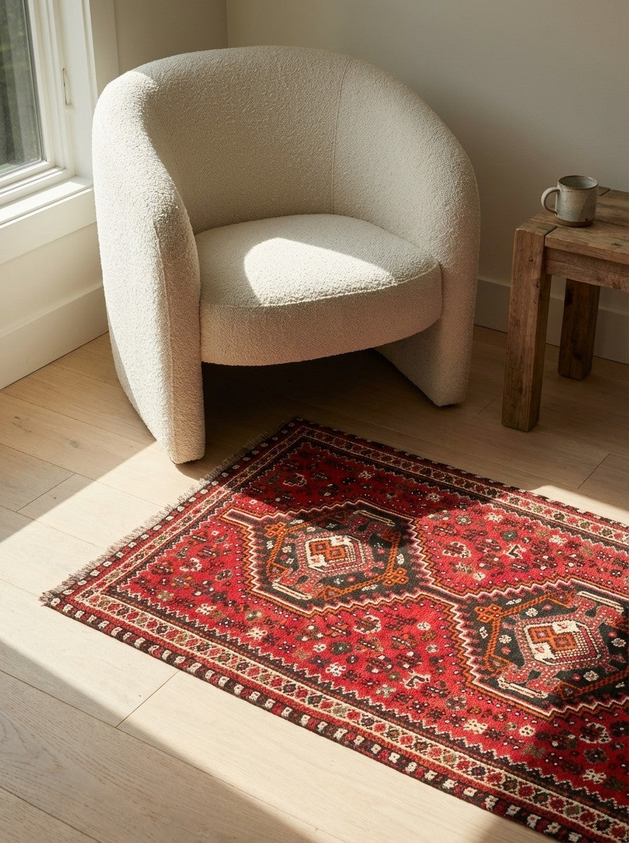 Shiraz — Hand-knotted, 82x129 cm, Red, 100% Virgin Wool | Detail view