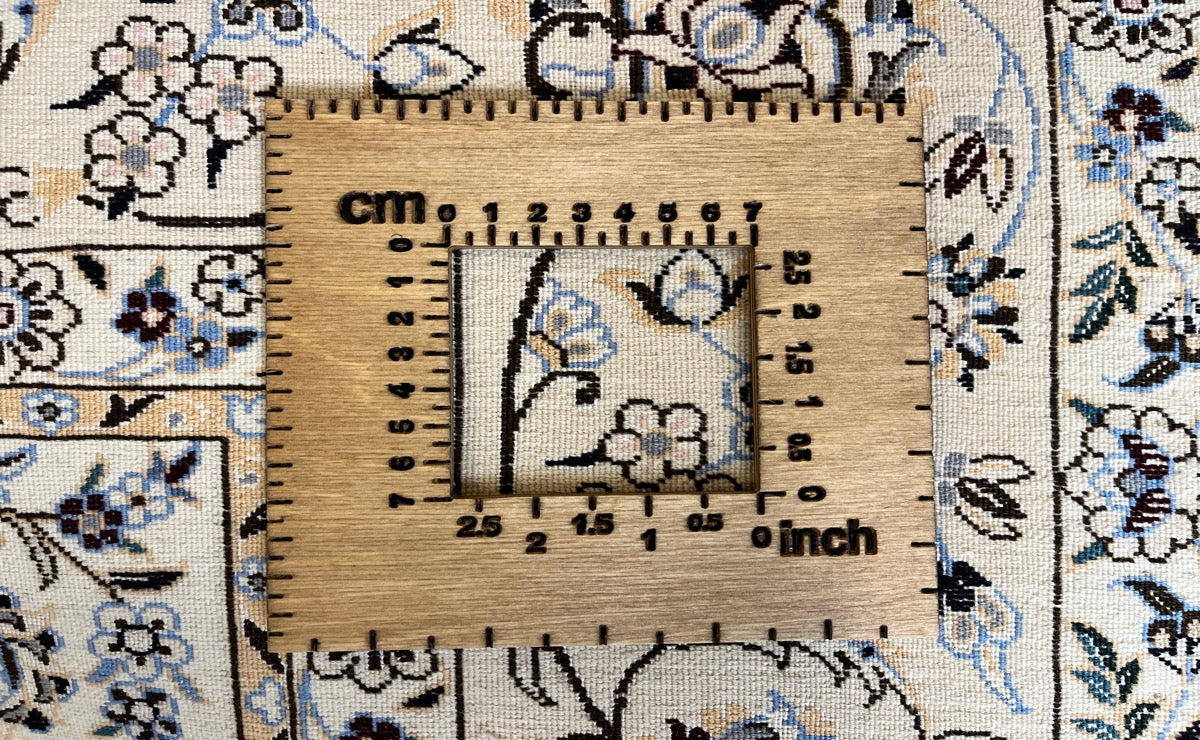 Nain 6La — Hand-knotted, 161x233 cm, Beige, 100% Virgin Wool | View 11