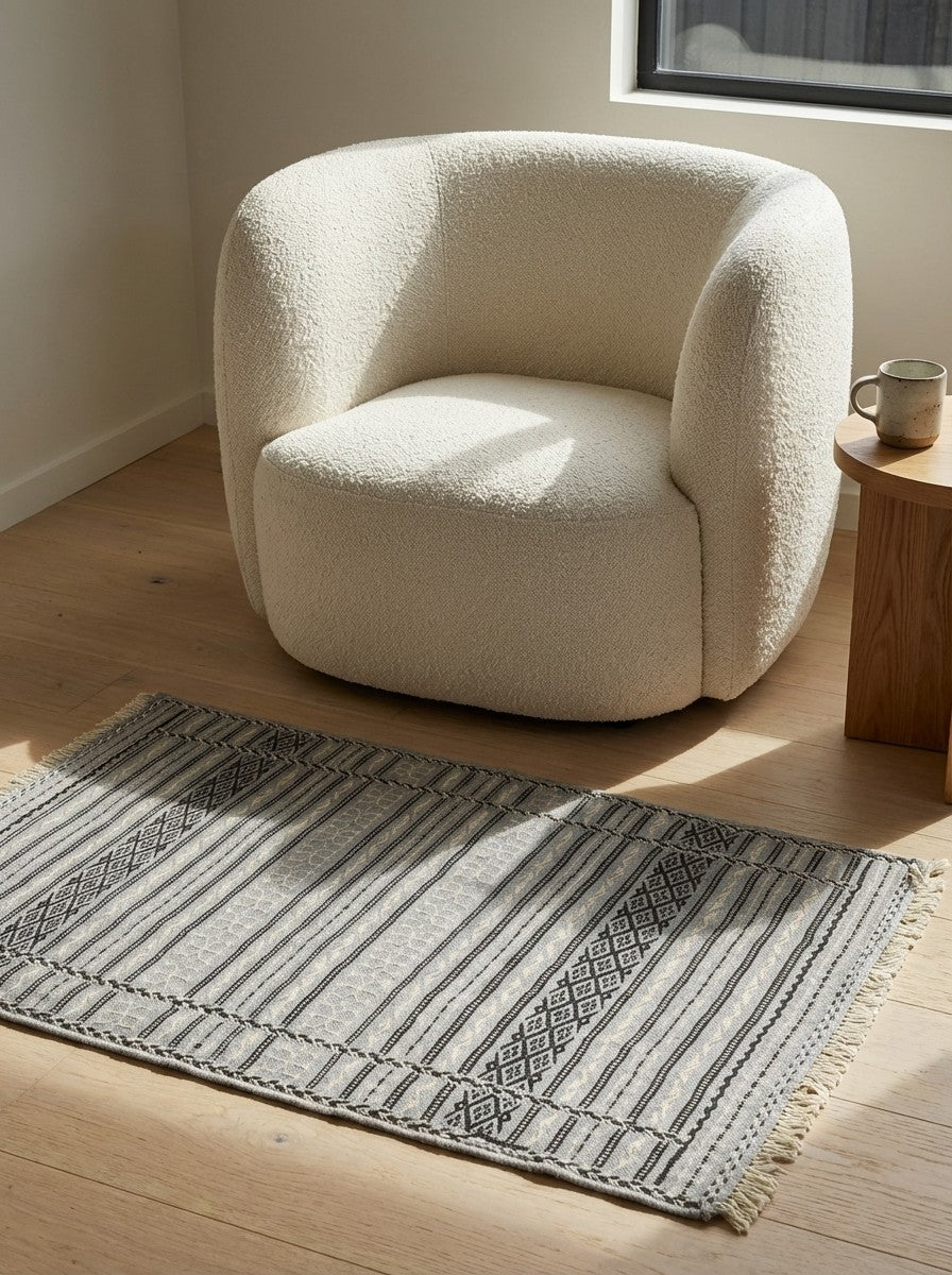Kelim Kordi — Handmade, 83x121 cm, Grey, 100% Virgin Wool | Detail view