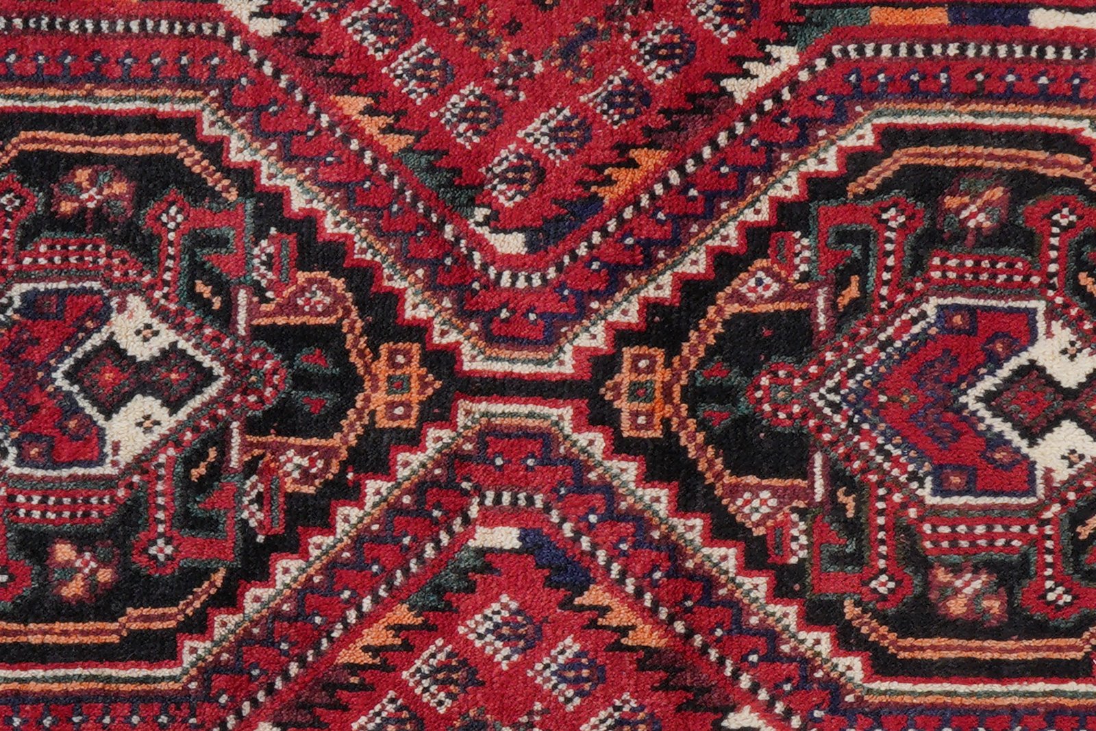 Shiraz — Hand-knotted, 108x162 cm, Red, 100% Virgin Wool | View 7