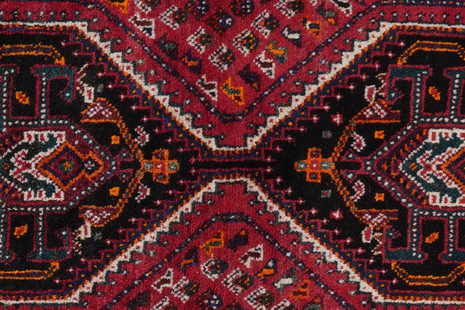 Shiraz — Hand-knotted, 105x153 cm, Red, 100% Virgin Wool | View 7