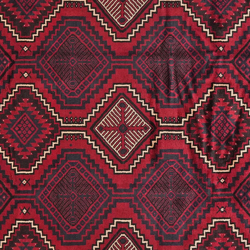 Lori — Hand-knotted, 226x333 cm, Red, 100% Virgin Wool | View 4