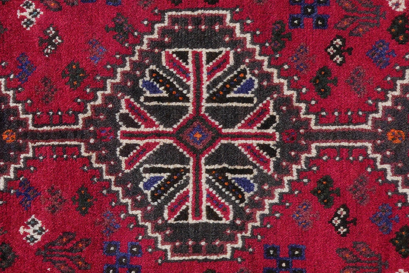 Gashgai — Hand-knotted, 122x171 cm, Red, 100% Virgin Wool | View 7