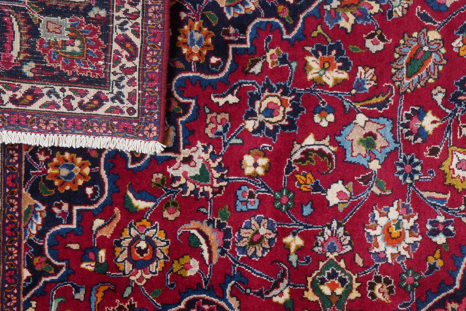 Mashad — Hand-knotted, 198x286 cm, Red, 100% Virgin Wool | View 8