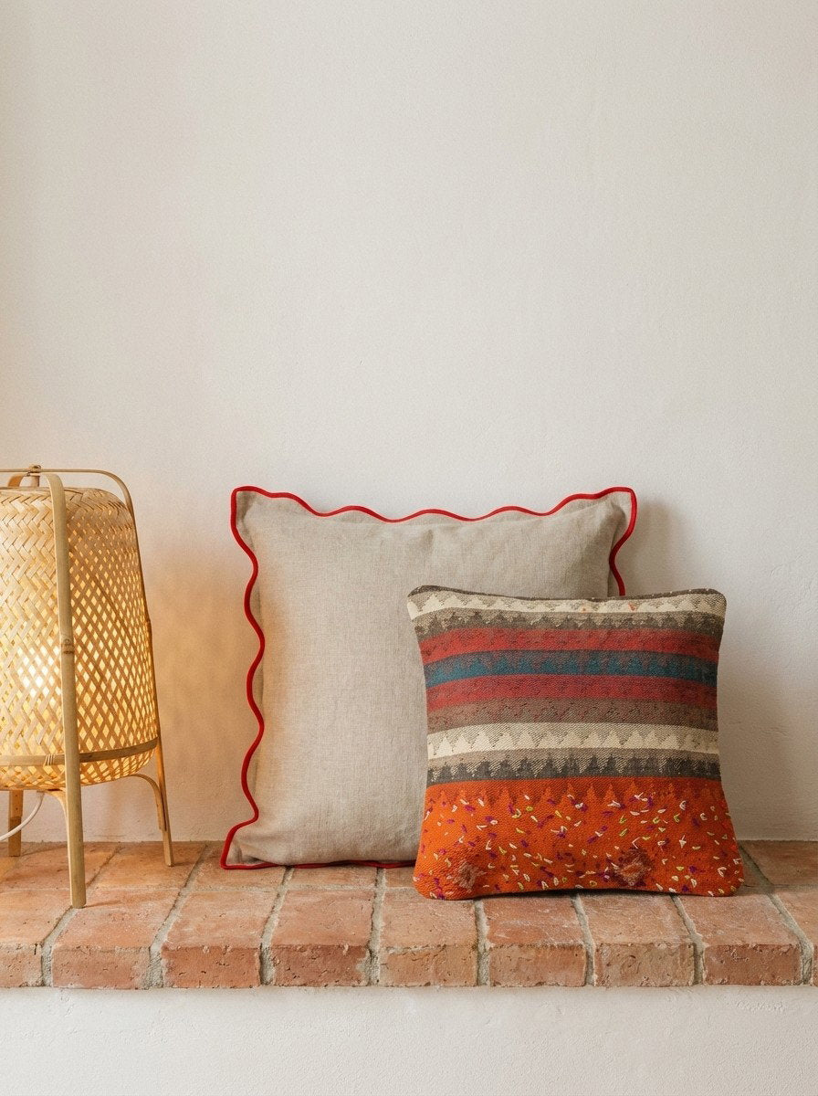 Kelim Kissen — Handgefertigt, 65x65 cm, Bunt, 100% Virgin Wool | Back view