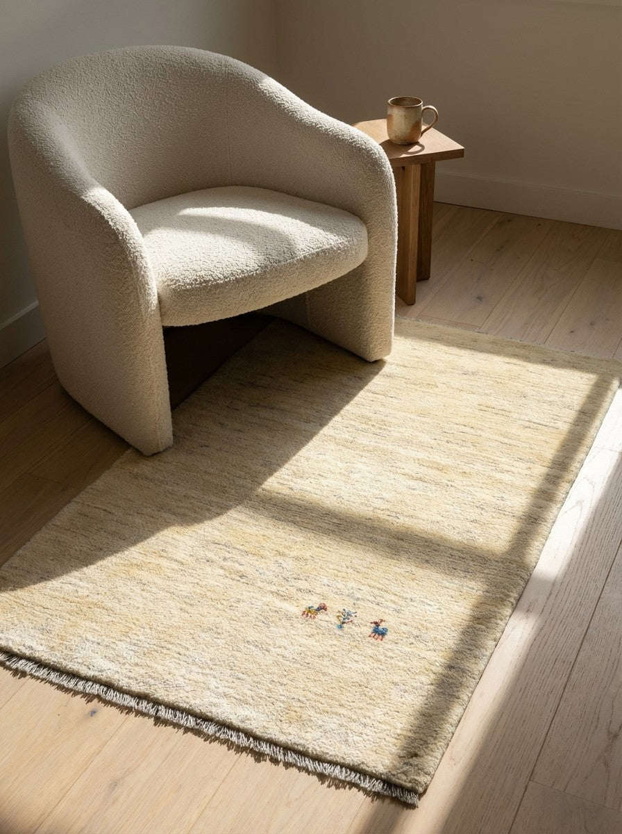 Gabbeh — Hand-knotted, 95x146 cm, Beige, 100% Virgin Wool | Detail view