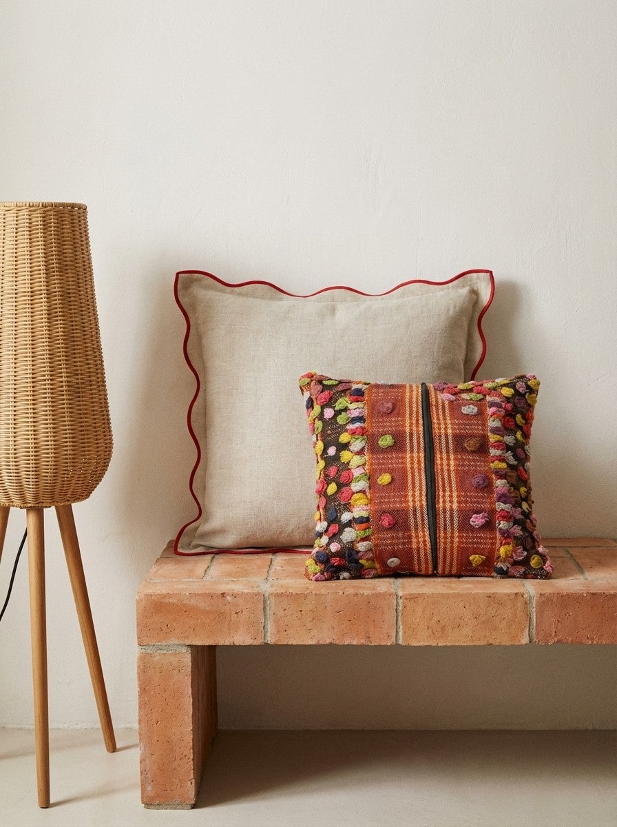 Kelim Kissen — Handmade, 40x50 cm, Beige, 100% Virgin Wool | Back view