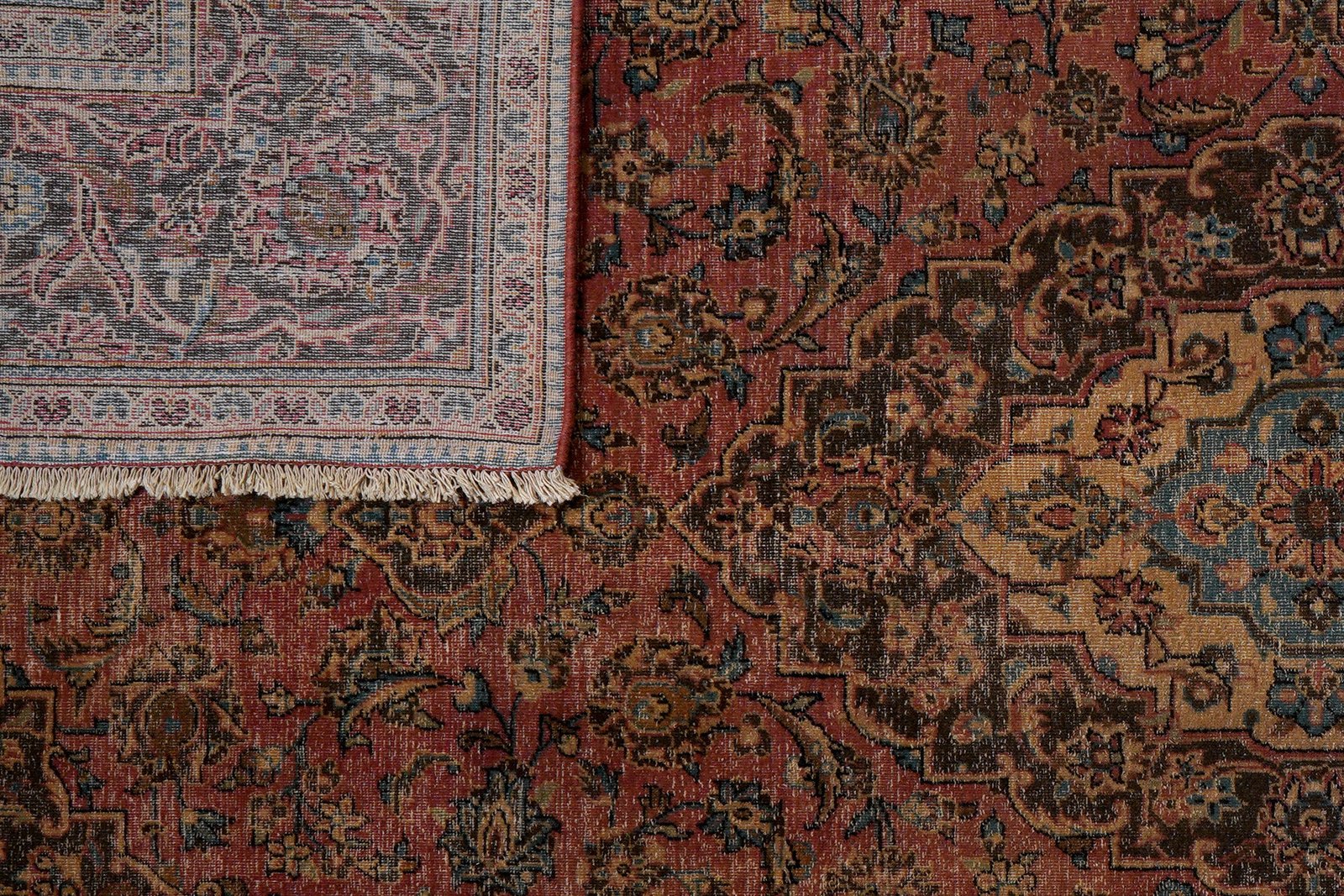 Heritage — Hand-knotted, 199x303 cm, Red, 100% Virgin Wool | View 7