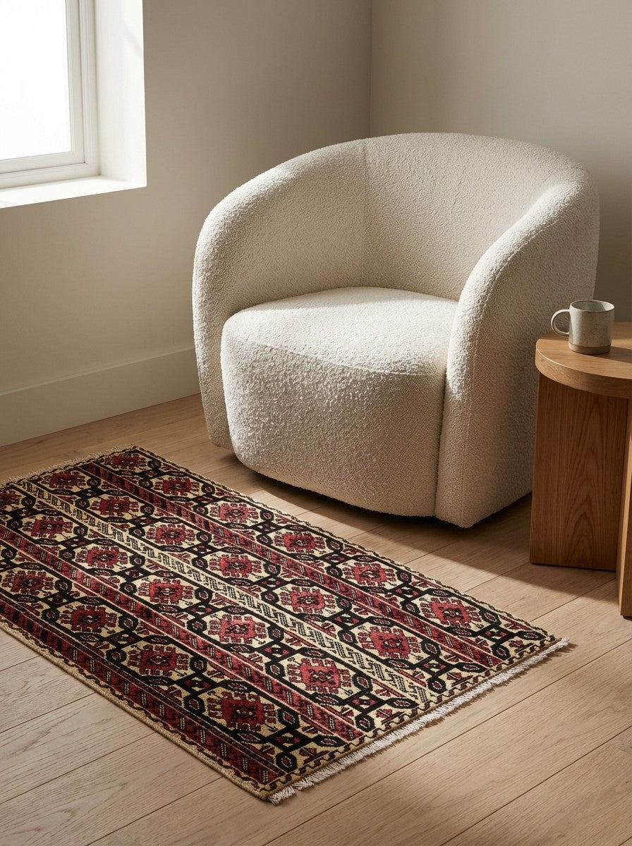 Heritage — Hand-knotted, 80x149 cm, Beige, 100% Virgin Wool | Detail view