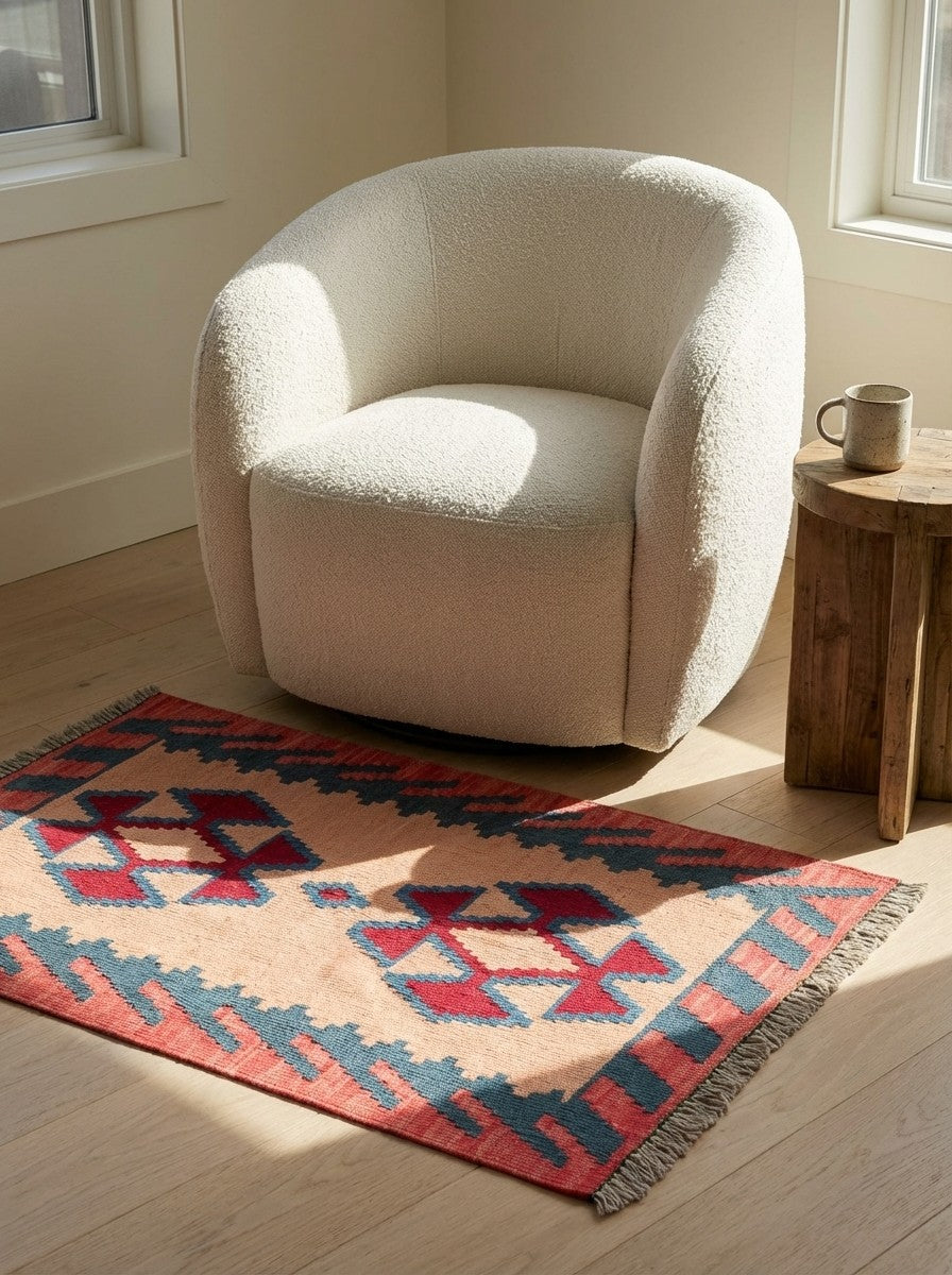 Kelim Gashgai — Handmade, 61x89 cm, Beige, 100% Virgin Wool | Detail view