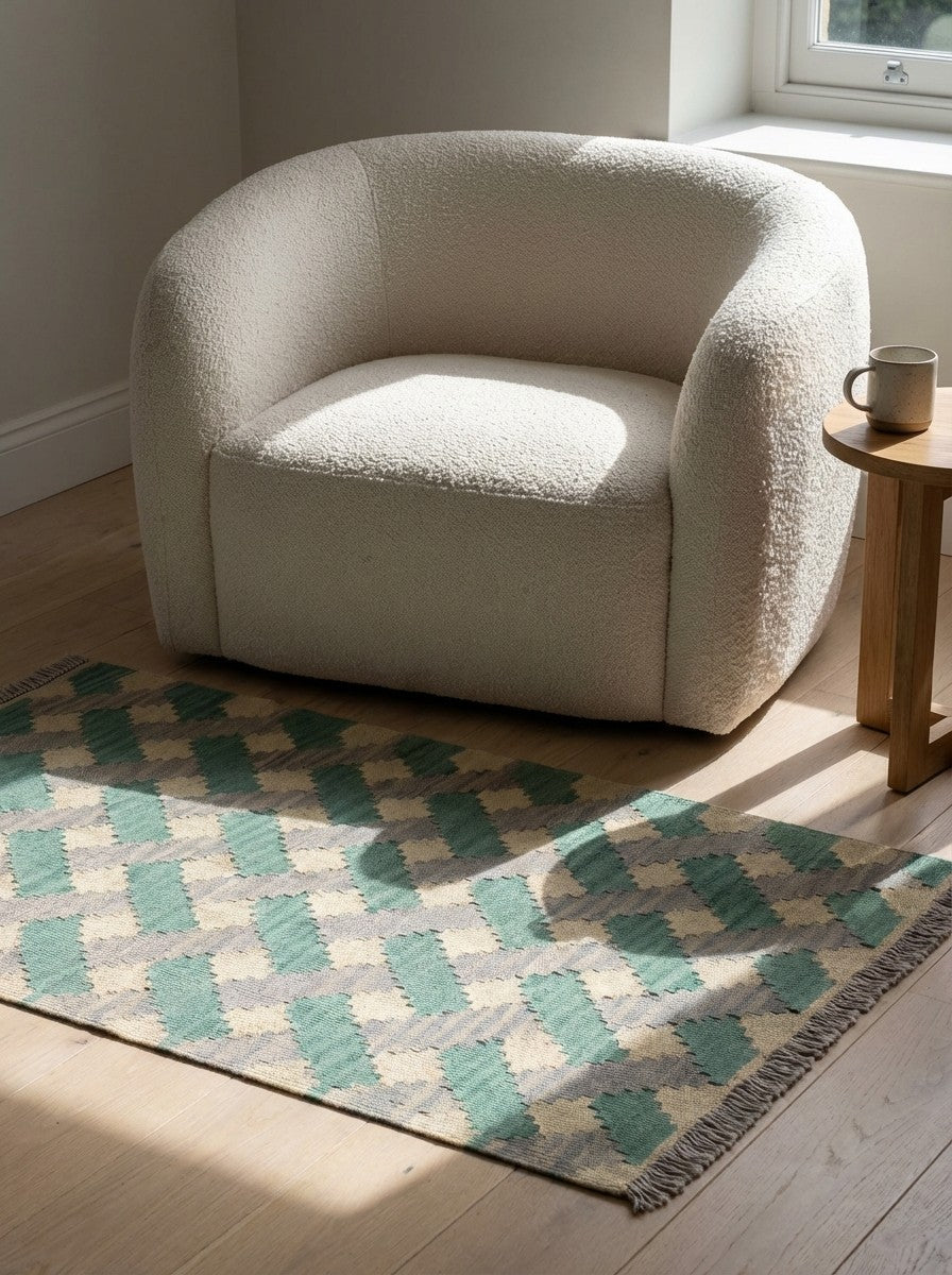 Kelim Gashgai — Handmade, 83x119 cm, Beige, 100% Virgin Wool | Detail view