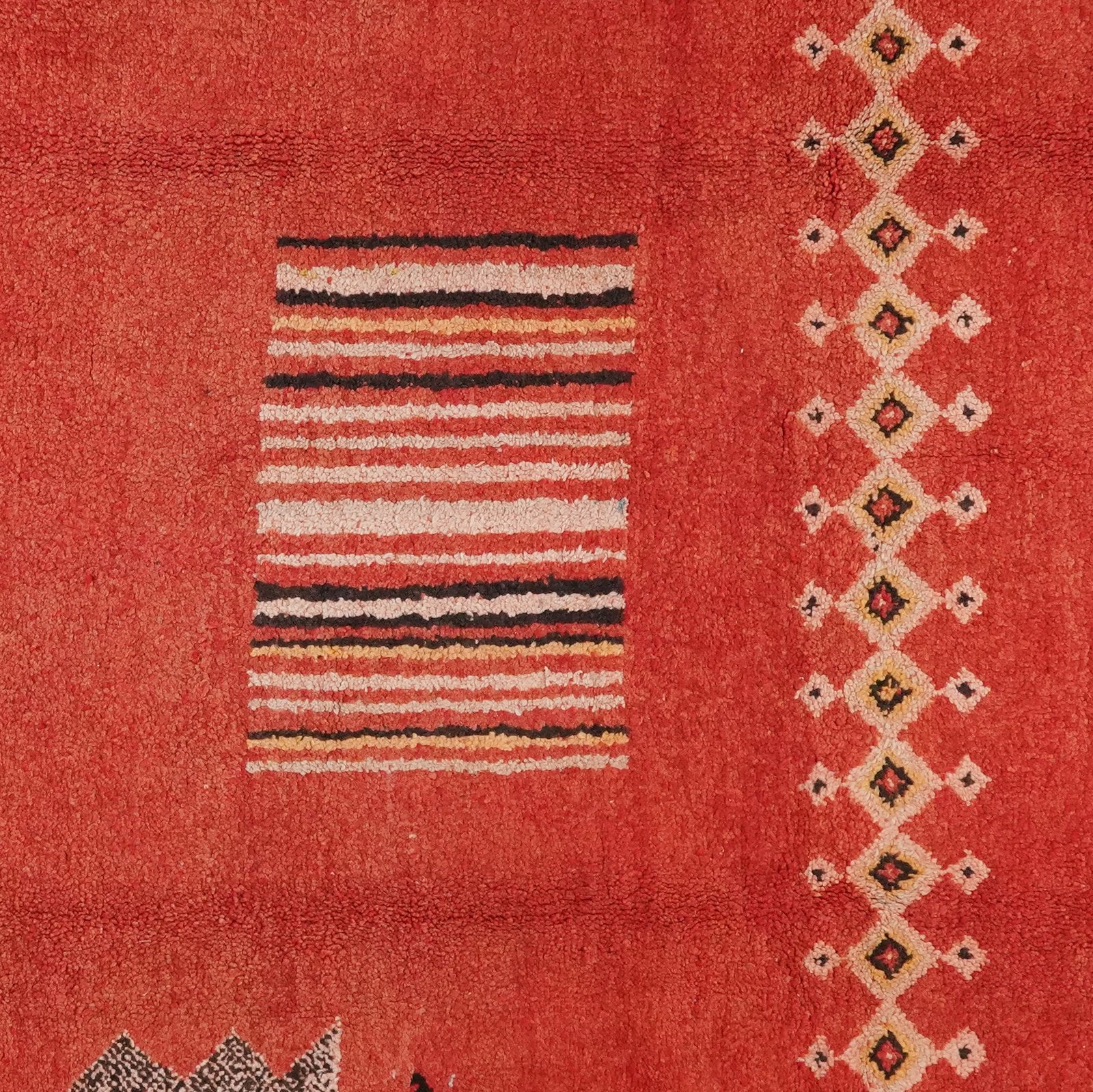 Mrirt — Hand-knotted, 254x326 cm, Red, 100% Virgin Wool | View 4
