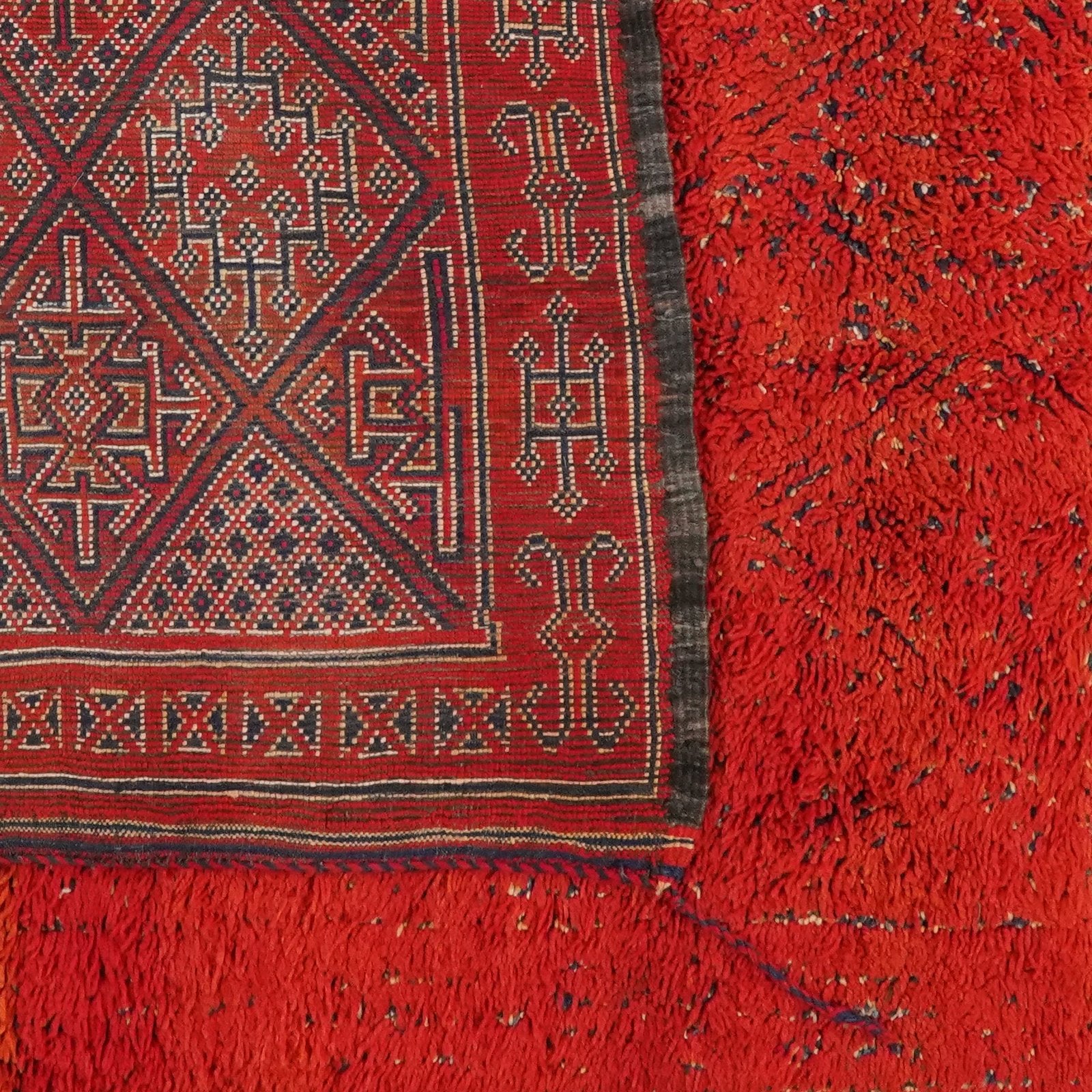 Zaiane — Hand-knotted, 200x280 cm, Red, 100% Virgin Wool | View 7