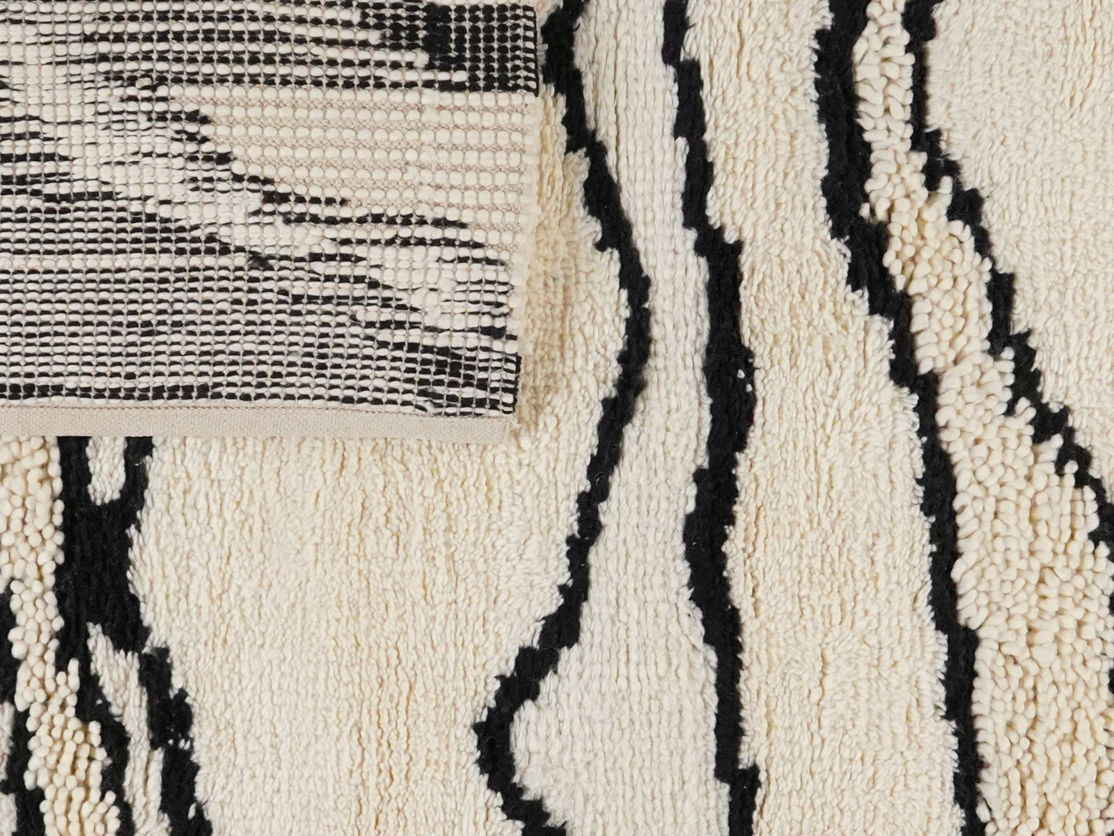 Morrocan Mirage — Hand-knotted, 200x300 cm, Beige, 100% Virgin Wool | View 3