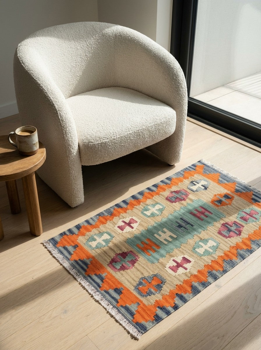 Kelim Gashgai — Handmade, 64x91 cm, Beige, 100% Virgin Wool | Detail view