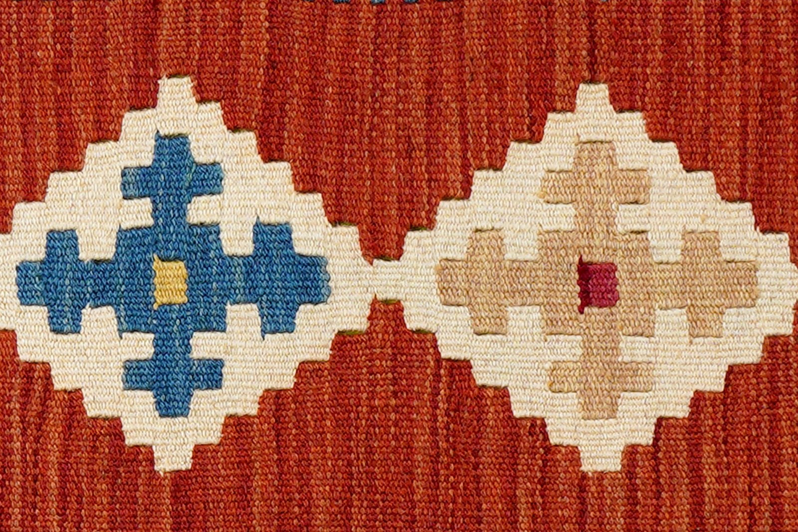 Kelim Gashgai — Handmade, 82x119 cm, Red, 100% Virgin Wool | View 5
