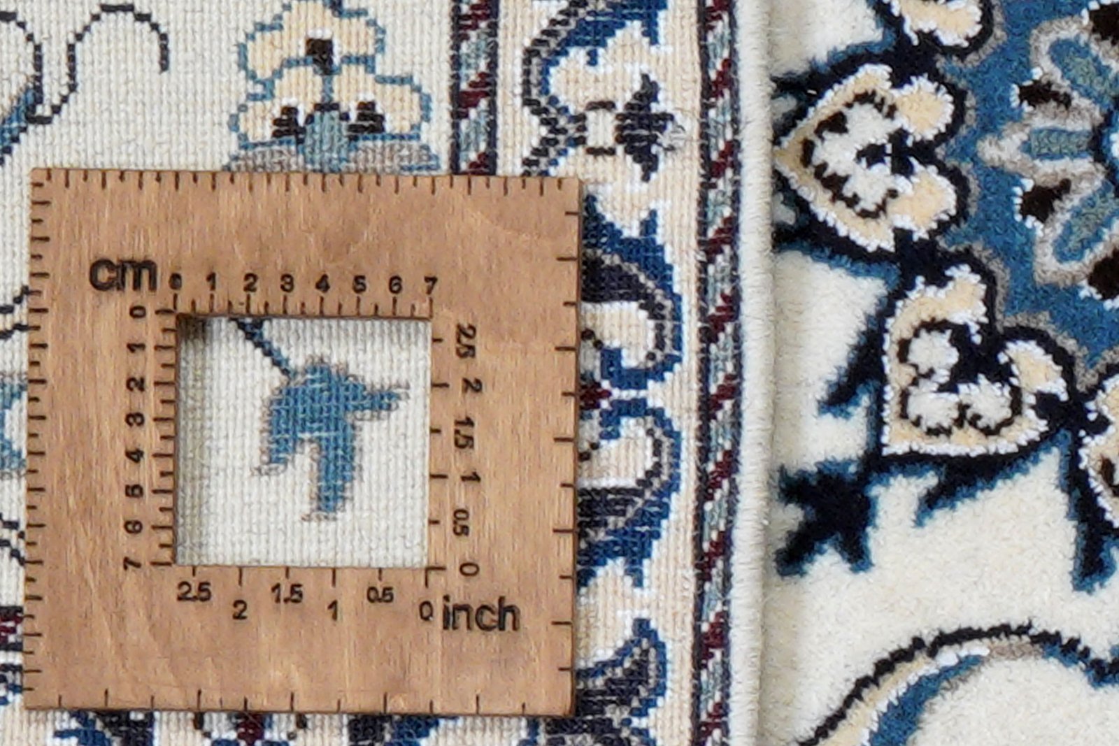 Nain 12La — Hand-knotted, 71x135 cm, Multicolor, 100% Virgin Wool | View 8