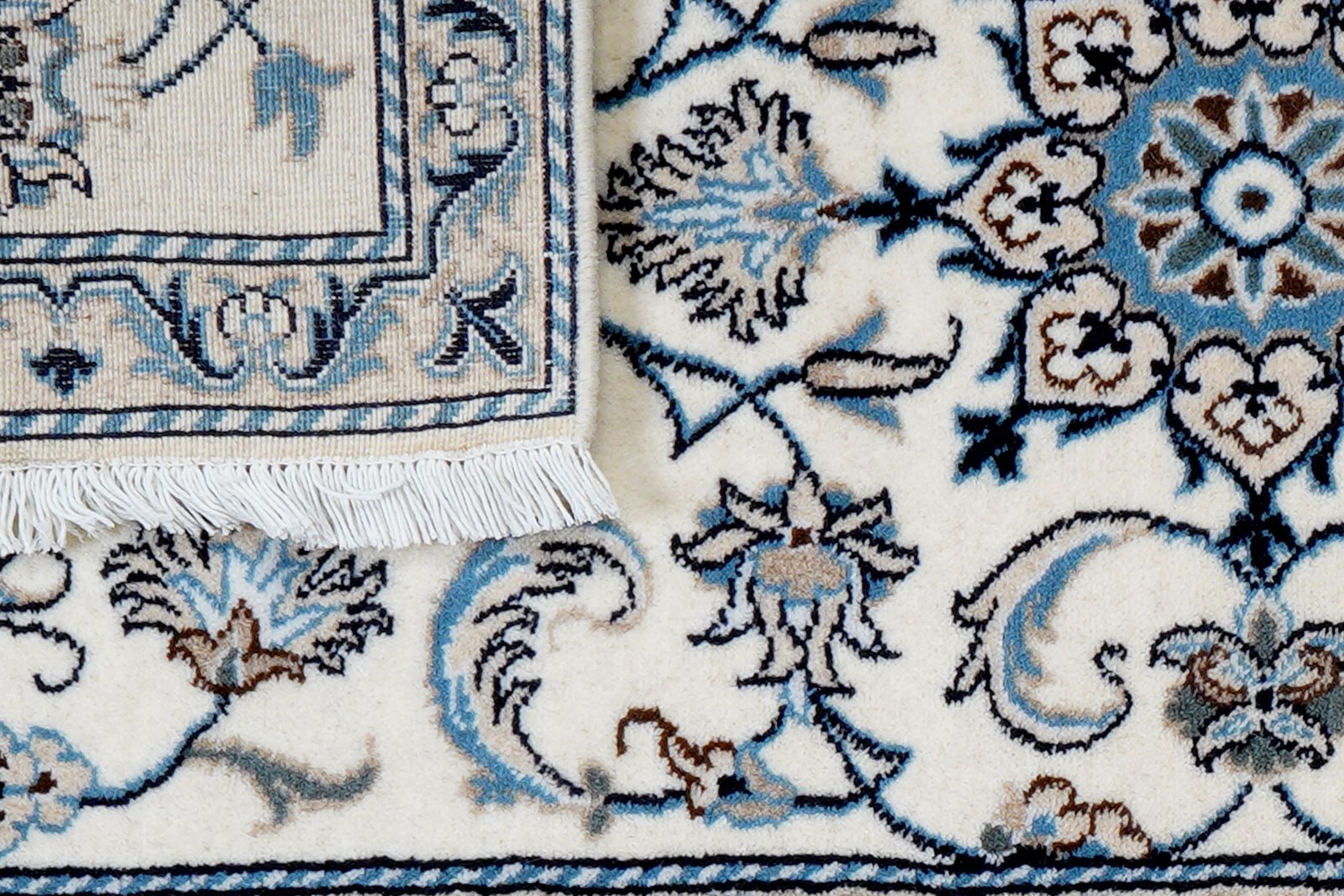 Nain 12La — Hand-knotted, 66x135 cm, Beige, 100% Virgin Wool | View 7