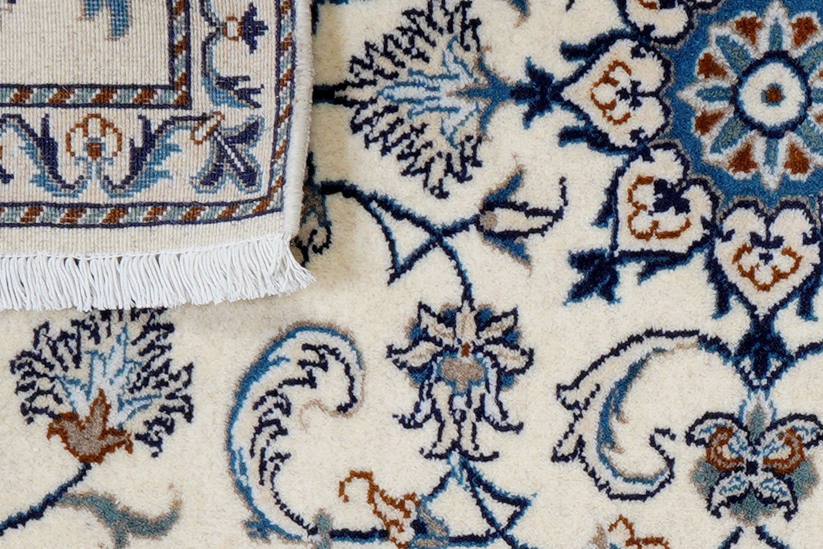 Nain 12La — Hand-knotted, 70x138 cm, Beige, 100% Virgin Wool | View 7