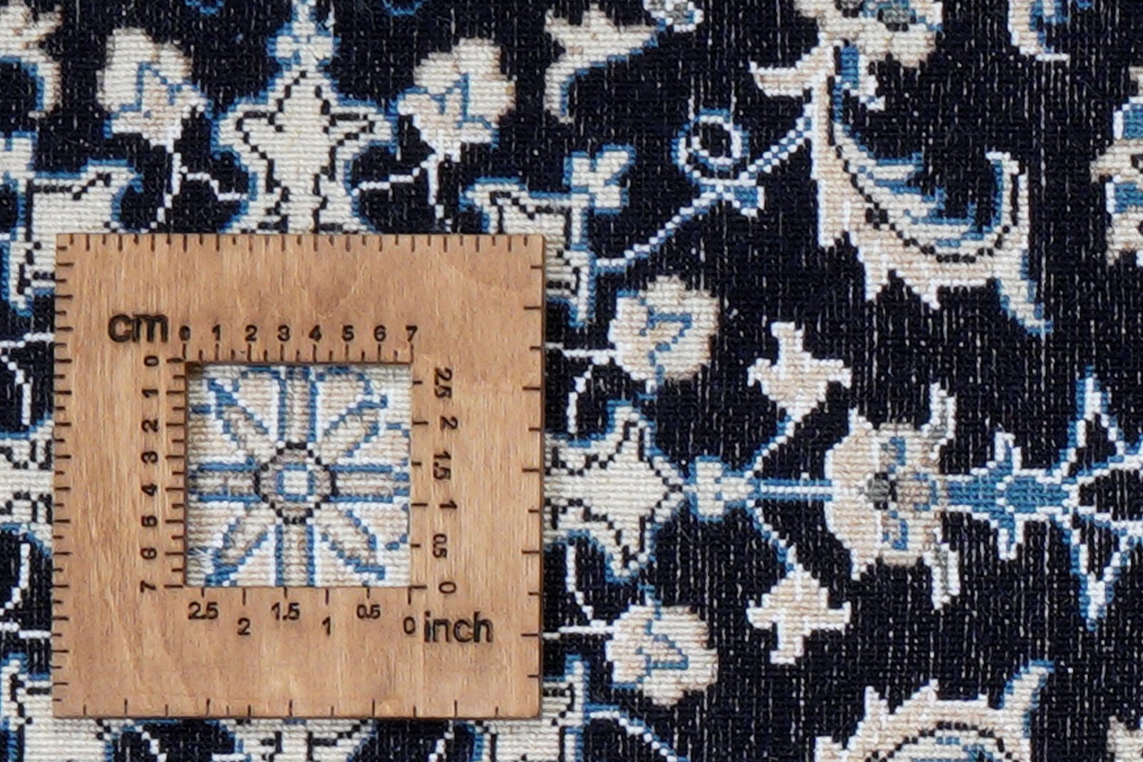 Nain 12La — Hand-knotted, 59x90 cm, Blue, 100% Virgin Wool | View 8