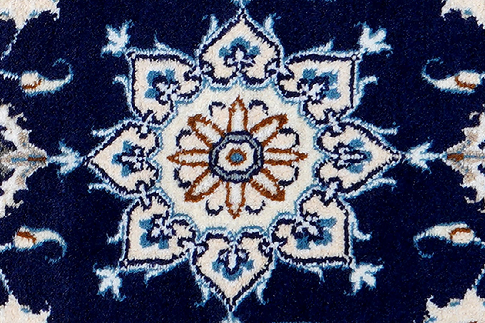 Nain 12La — Hand-knotted, 68x140 cm, Blue, 100% Virgin Wool | View 6