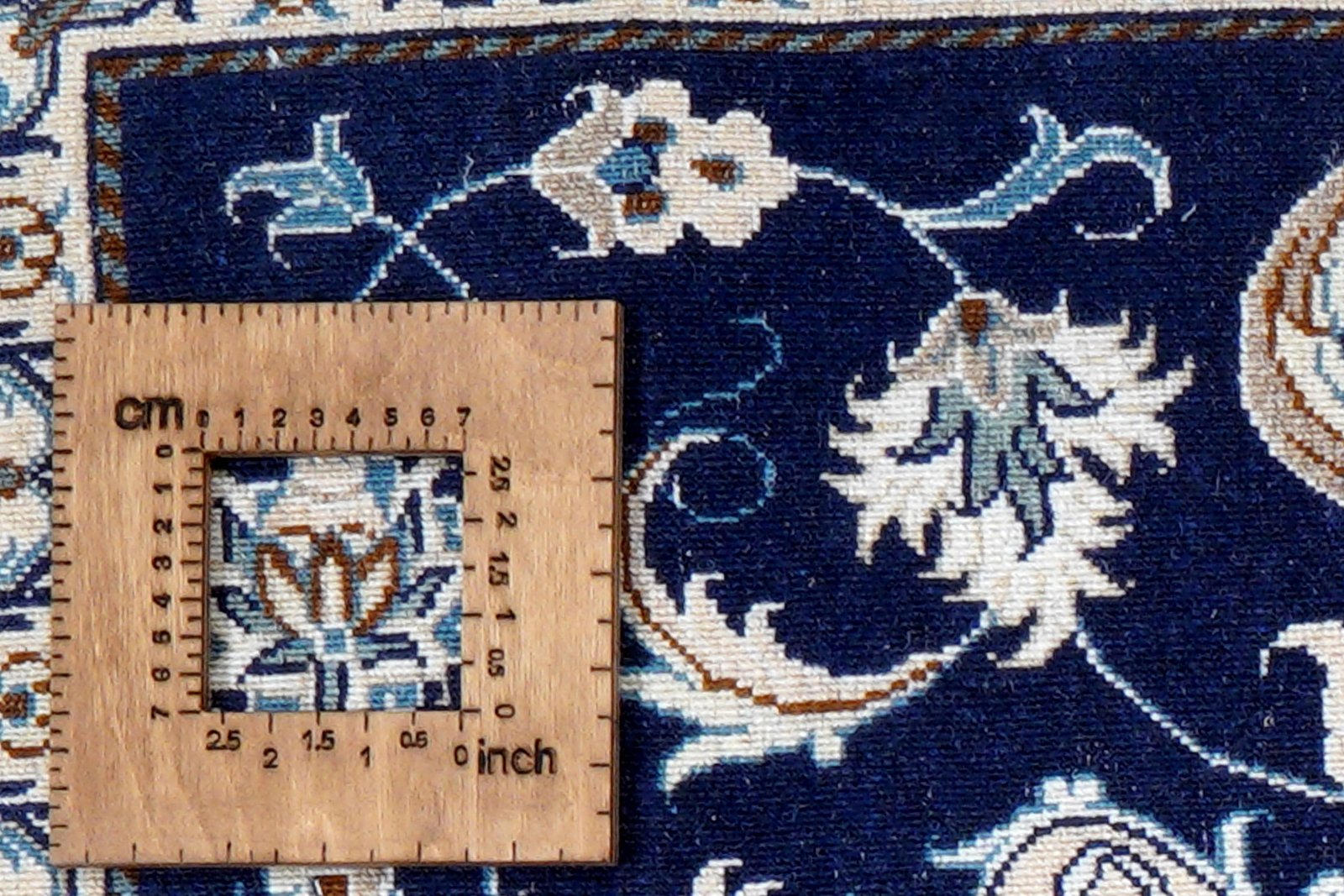 Nain 12La — Hand-knotted, 68x140 cm, Blue, 100% Virgin Wool | View 8